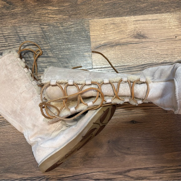 UGG Women's Tan Lace-Up Winter Boots - Picture 4 of 5